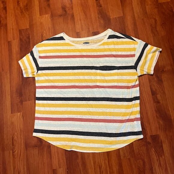 Old Navy striped short sleeve top. Size medium. - Picture 2 of 6